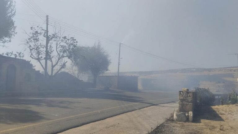Baf’ta yangın kontrol altına alınamıyor..5 köy boşaltıldı