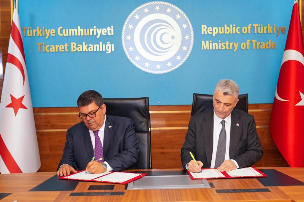 Berova ile TC Ticaret Bakanı Bolat protokol imzaladı