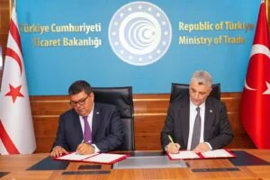 Berova ile TC Ticaret Bakanı Bolat protokol imzaladı