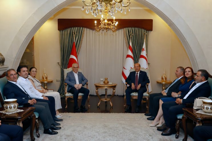 Cumhurbaşkanı Tatar, Kıbrıs Türk Sanayi Odasını kabul etti