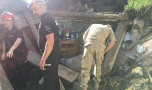 Bir vatandaş enkaz altında kaldı