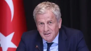 Türk futbolunda değişmesi gereken yönetim değil, zihniyettir