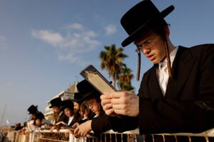 İsrail Yüksek Mahkemesi, Ultra-Ortodoks Yahudilerin zorunlu askerlikten muaf tutulamayacağını duyurdu