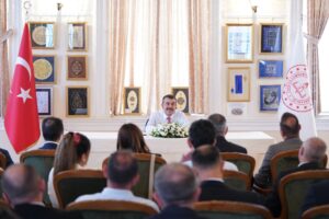 Bakan Tekin, İstanbul’da okul müdürleri ile buluştu