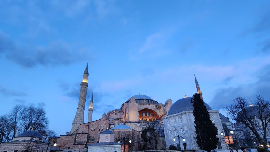 Fethin sembolü Ayasofya Camii’nin ibadete açılmasının 4.yıl dönümü