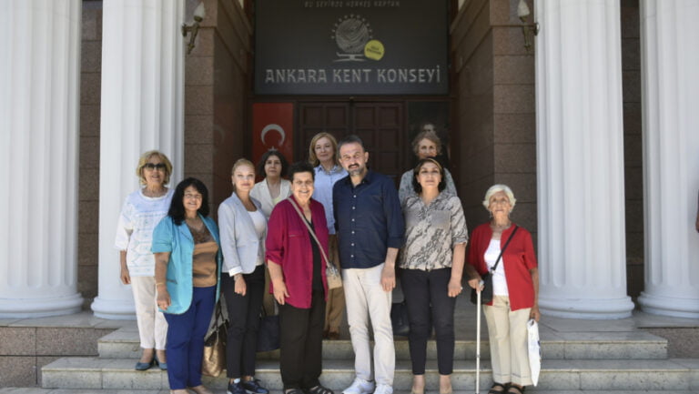 Seçimden sonra AKK’ye ilk ziyaret 29 Ekim Kadınları Derneği’nden geldi 
