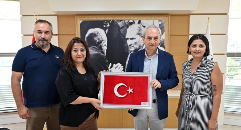 Başkan Kocagöz personelinin yüzünü güldürdü