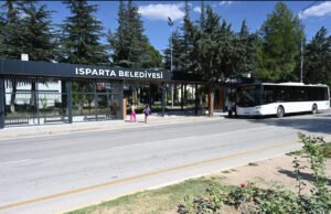 Eski otogar altındaki otobüs durağı modern hale getirildi