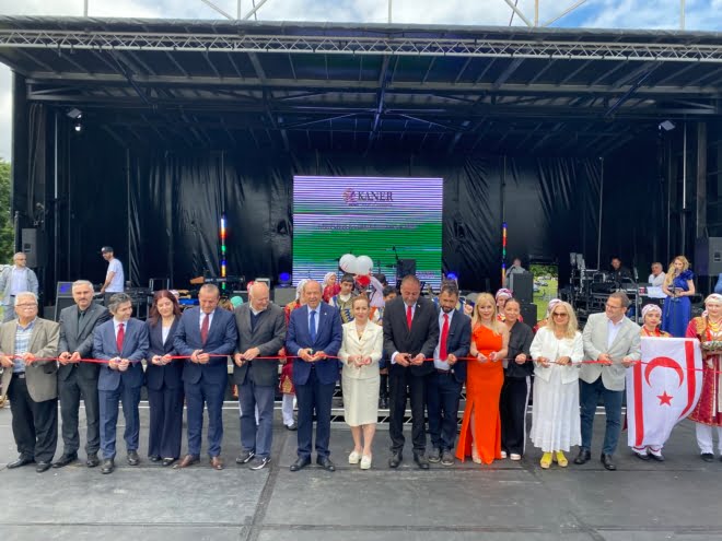 Tatar, Londra’da düzenlenen Kıbrıs Türk Kültür Festivali’ne katıldı