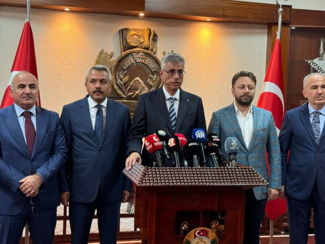 Aile hekimlikleri ve sağlıklı yaşam merkezlerini güçlendireceğiz