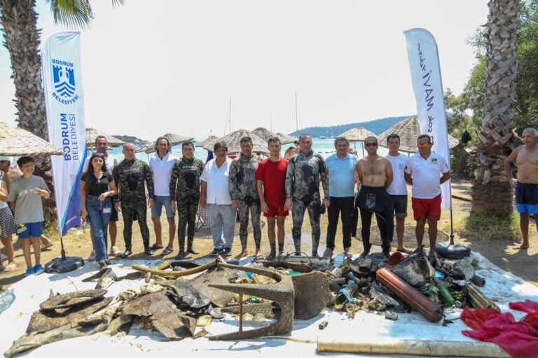 Bodrum Türkbükü’nde deniz dibi temizliği yapıldı