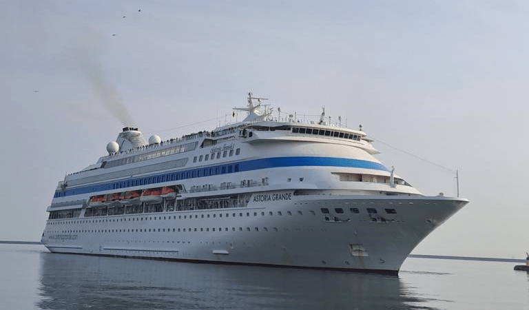 Rus Kurvazier Gemisi Astoria Grande Samsun’da