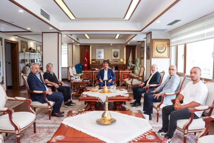 Ekşioğlu Vakfı’ndan Rize protokolüne ziyaret