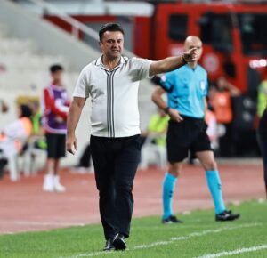 Sivasspor’da Bülent Uygun’dan sitem: Daha sezon başındayız!