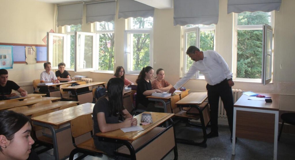 Göçer’den yaz okuluna kitap desteği