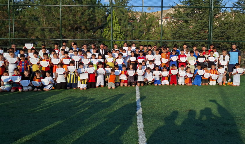 Beypazarı Belediyesi Yaz Futbol Kursu’nda sertifikalar dağıtıldı