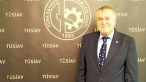 Atılan taş ürkütülen kuşa değiyor mu?