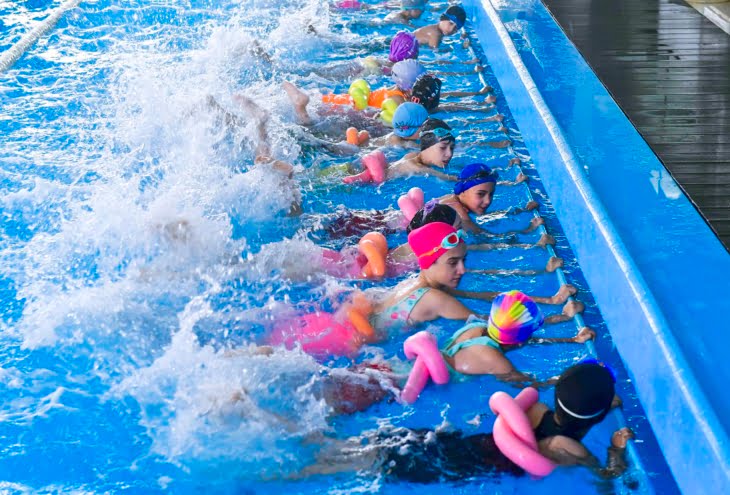 Ankara Büyükşehir Belediyesi ve EGO Spor çocuklara profesyonel yüzme eğitimi veriyor