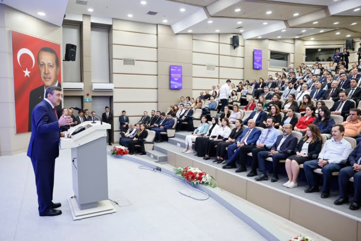 Enflasyonla mücadele ve istihdam artışı önemli önceliklerimiz