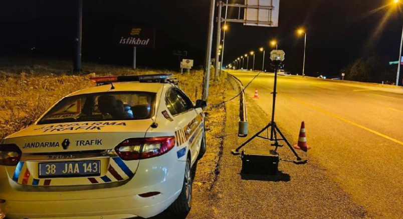 ”Medar Mobil Hız Tespit Sistemi” ile Kayseri’de trafik denetleniyor