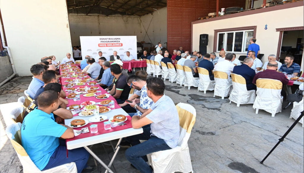 Başkan Başdeğirmen yukarı mahrukatçılar sitesi esnafıyla bir araya geldi