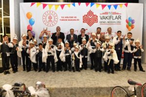 Sünnet şöleninde çocuklar doyasıya eğlendi