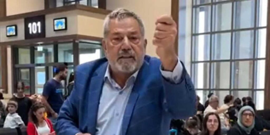 Rize CHP Milletvekili Tahsin Ocaklı’dan Havalimanında protesto