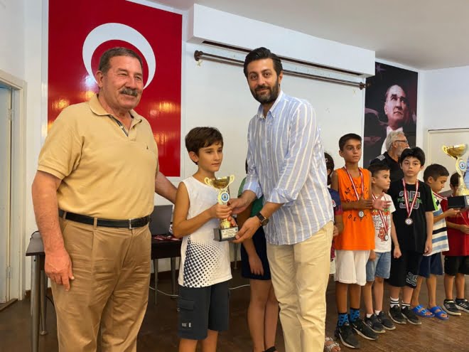 Milas Belediyesi Geleneksel Yıldırım Satranç Turnuvası düzenlendi