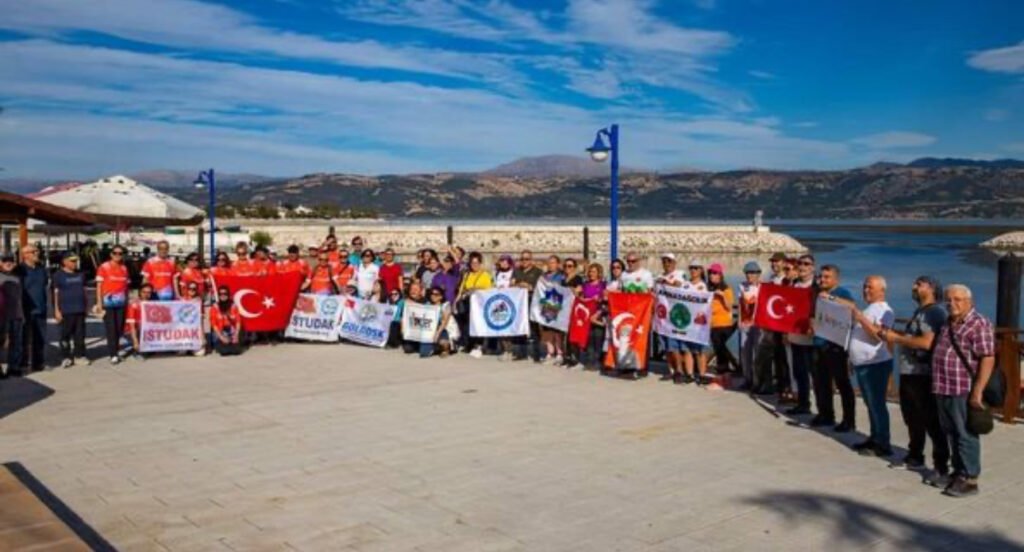 Doğa severler Eğirdir‘de buluştu