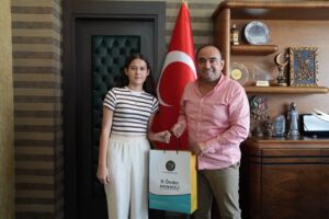 Başkan Akdenizli, Seydikemer’de dereceye giren öğrencileri ödüllendirdi