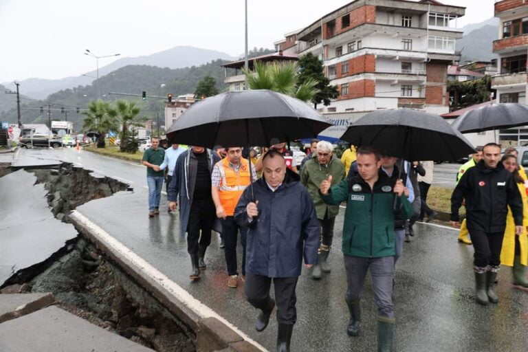 Artvin’de sel ve heyelan teyakkuzu