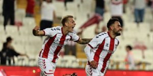 Sivasspor, Gaziantep FK’yi 10 kişi ile mağlup etti