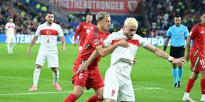 A Milli Futbol Takımı,10 kişi tamamladığı maçta Galler’den puanla döndü