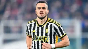 Filip Kostic, Fenerbahçe’ye imza atıyor