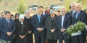 Bakanlar, Diyarbakır’da Narin Güran’ın kabrini ziyaret etti