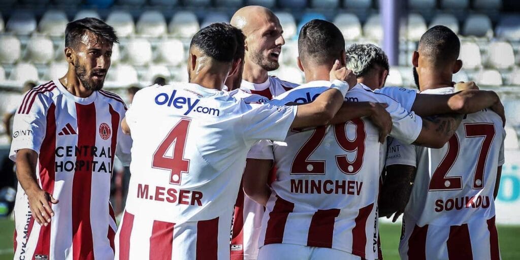 Ümraniyespor, Sakaryaspor’u 3-1 mağlup etti