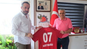 Antalyaspor Başkanı Boztepe’den Kemer’e ziyaret