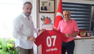 Antalyaspor Başkanı Boztepe’den Kemer’e ziyaret