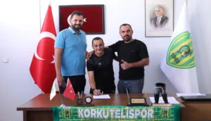 Korkuteli Belediyespor’da yeni sezon imzaları atıldı