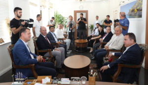 Muhittin Böcek’ten Kaymakam Ürkmezer’e ziyaret