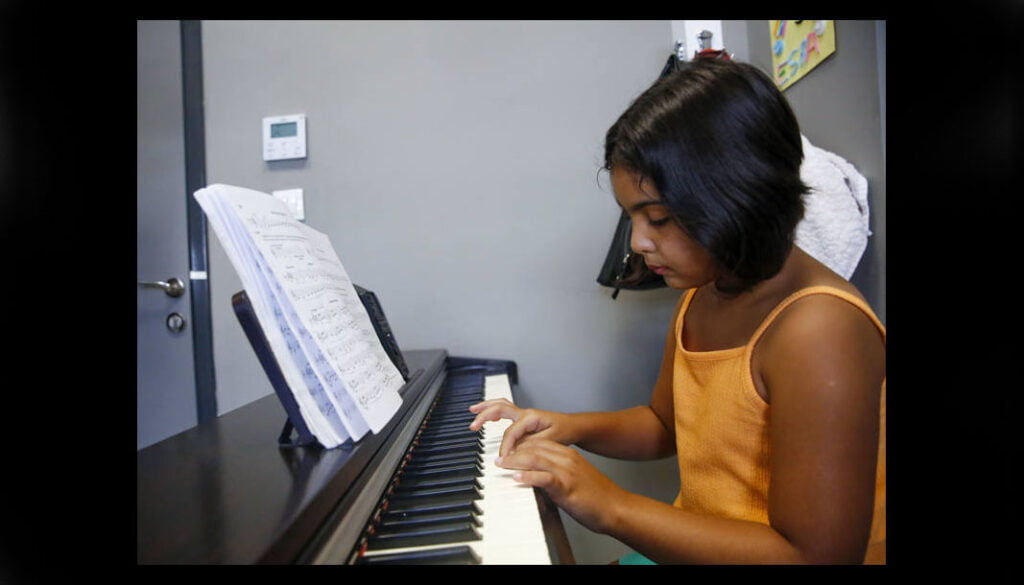 Antalya Büyükşehir Konservatuvarında yetenek sınavı heyecanı yaşanıyor