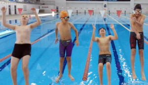 Kepez’de yüzme keyfi kışın da devam ediyor