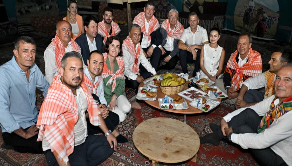 Başkan Uysal Yörüklerle bir araya geldi