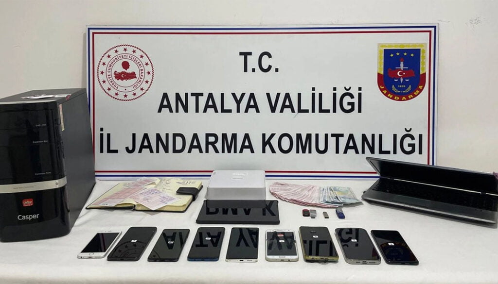 Antalya’da yasa dışı bahis operasyonuna 8 gözaltı