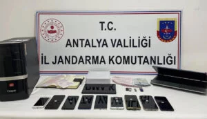Antalya’da yasa dışı bahis operasyonuna 8 gözaltı