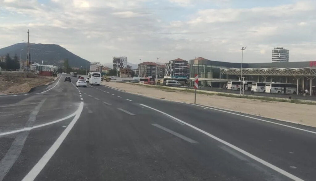 Isparta’da yeni otogara yeni yol açıldı