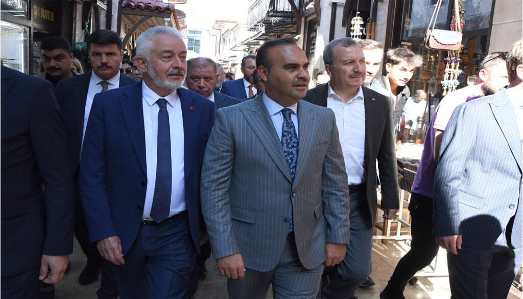 Sanayi ve Teknoloji Bakanı Kacır’dan, Isparta’da esnaf ziyareti