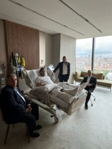 Aziz Yıldırım’dan Serhat Akın’a ziyaret