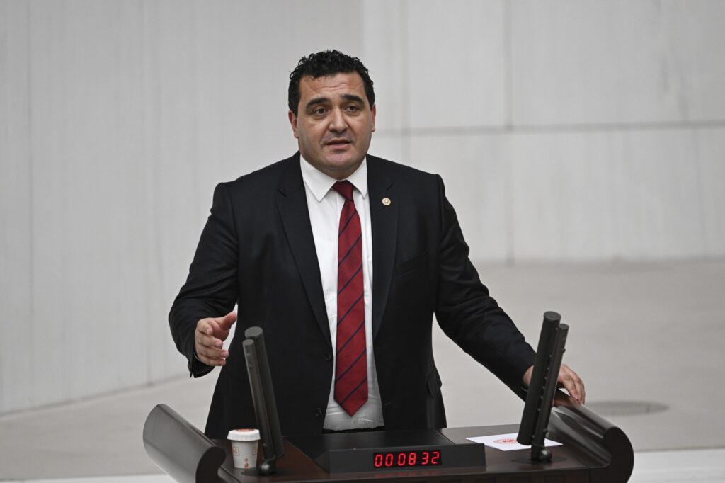 “Birkaç yandaş firmanın kasası doluyor”