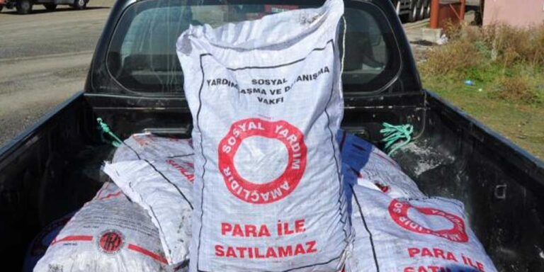 Kars’ta ihtiyaç sahibi ailelere kömür yardımı başladı